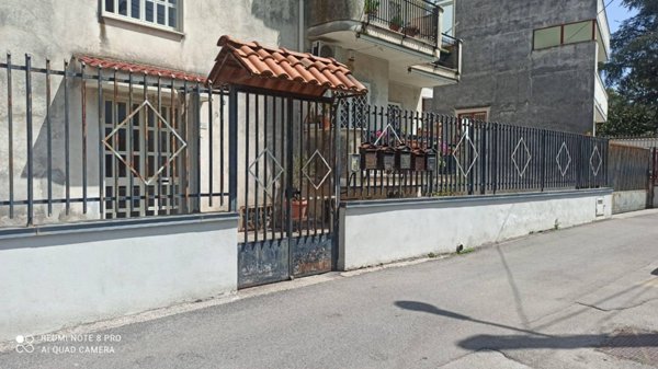 locale commerciale in vendita a Pomigliano d'Arco