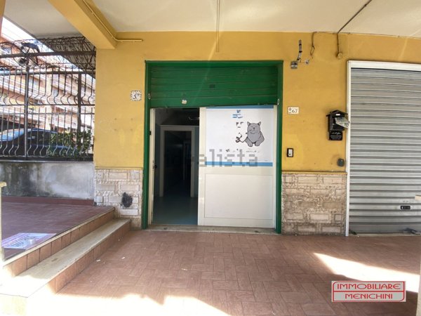locale commerciale in vendita a Pomigliano d'Arco