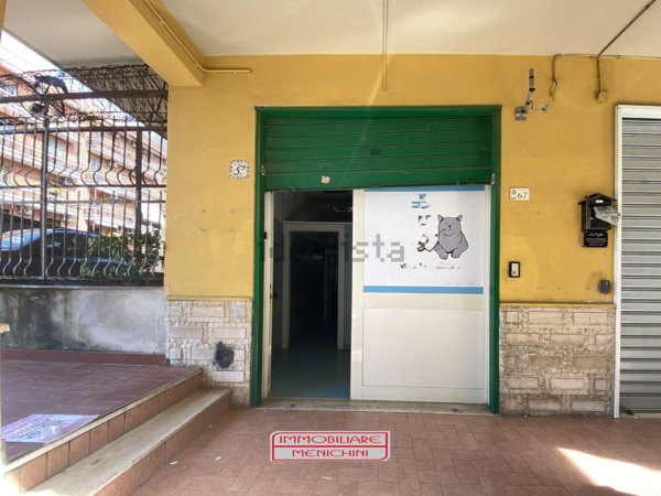 locale commerciale in vendita a Pomigliano d'Arco