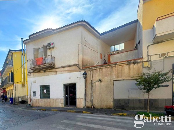 negozio in vendita a Pomigliano d'Arco