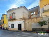 locale commerciale in vendita a Pomigliano d'Arco