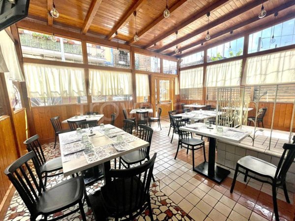 negozio in vendita a Pomigliano d'Arco