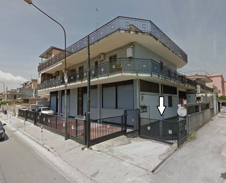 locale commerciale in vendita a Pomigliano d'Arco