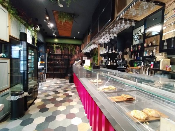 negozio in vendita a Pomigliano d'Arco