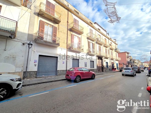 locale commerciale in vendita a Pomigliano d'Arco