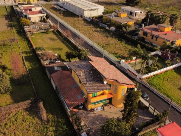 casa indipendente in vendita a Pomigliano d'Arco in zona Papaccio