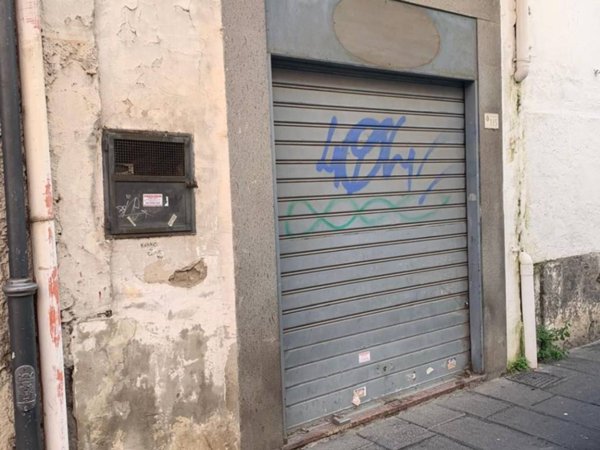negozio in vendita a Pomigliano d'Arco