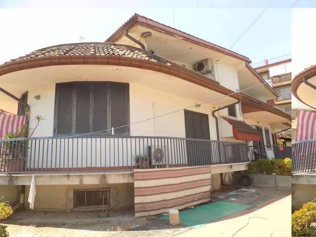 casa indipendente in vendita a Pomigliano d'Arco in zona Tavolone