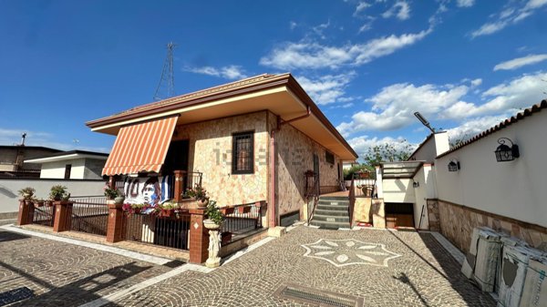 casa indipendente in vendita a Pomigliano d'Arco in zona Feudo