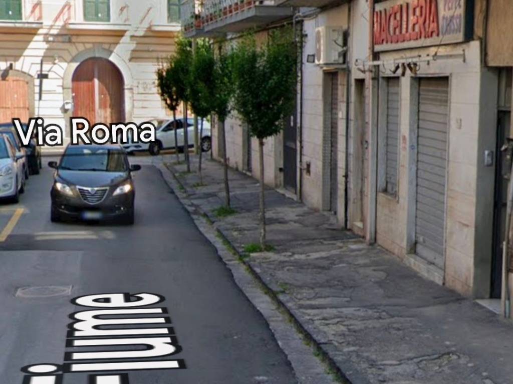 negozio in vendita a Pomigliano d'Arco