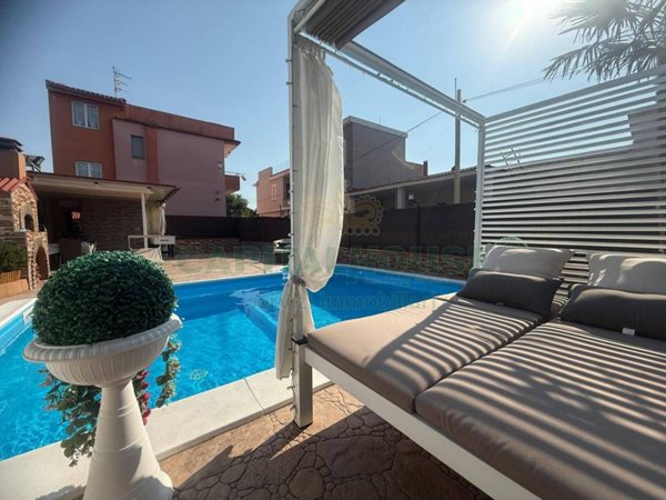 casa indipendente in vendita a Pomigliano d'Arco in zona Castello