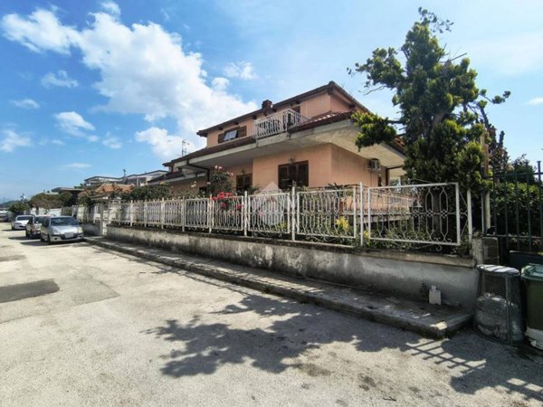 casa indipendente in vendita a Pomigliano d'Arco in zona Castello