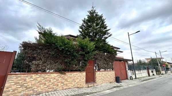casa indipendente in vendita a Pomigliano d'Arco in zona Tavolone