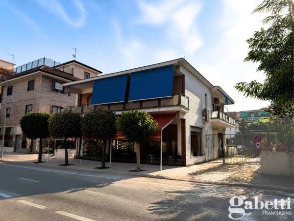 quadrivano in vendita a Pomigliano d'Arco