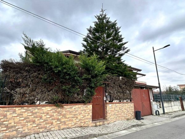 casa indipendente in vendita a Pomigliano d'Arco in zona Ciccarelli