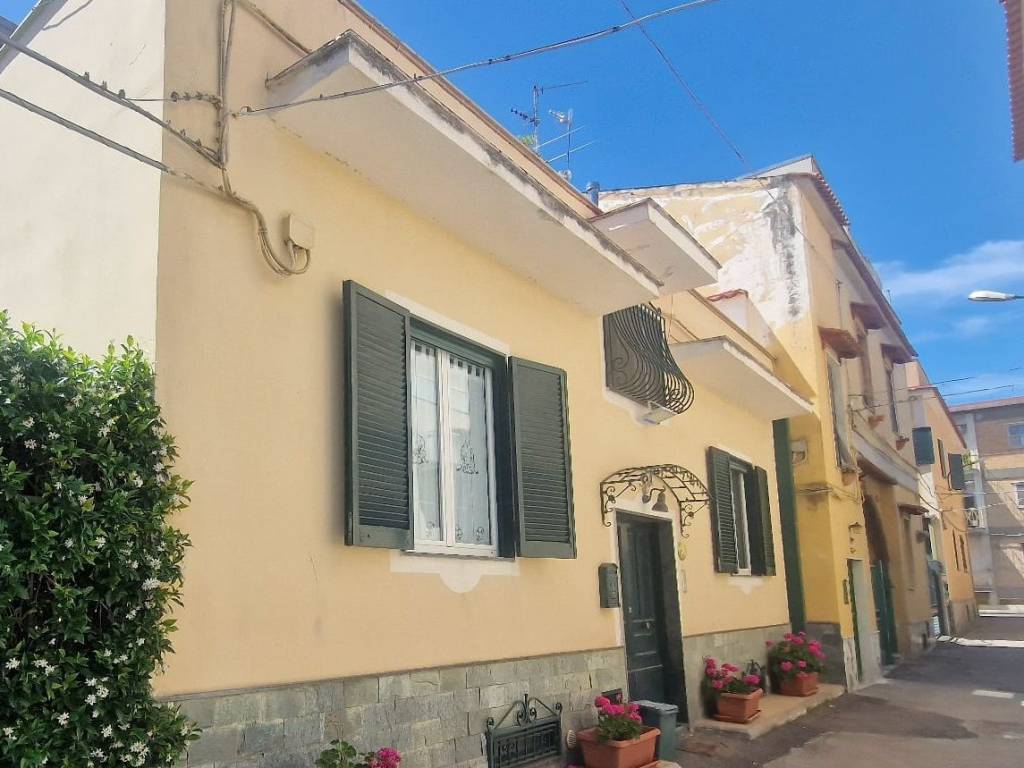 casa indipendente in vendita a Pompei