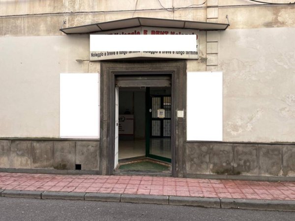 locale commerciale in vendita a Pompei