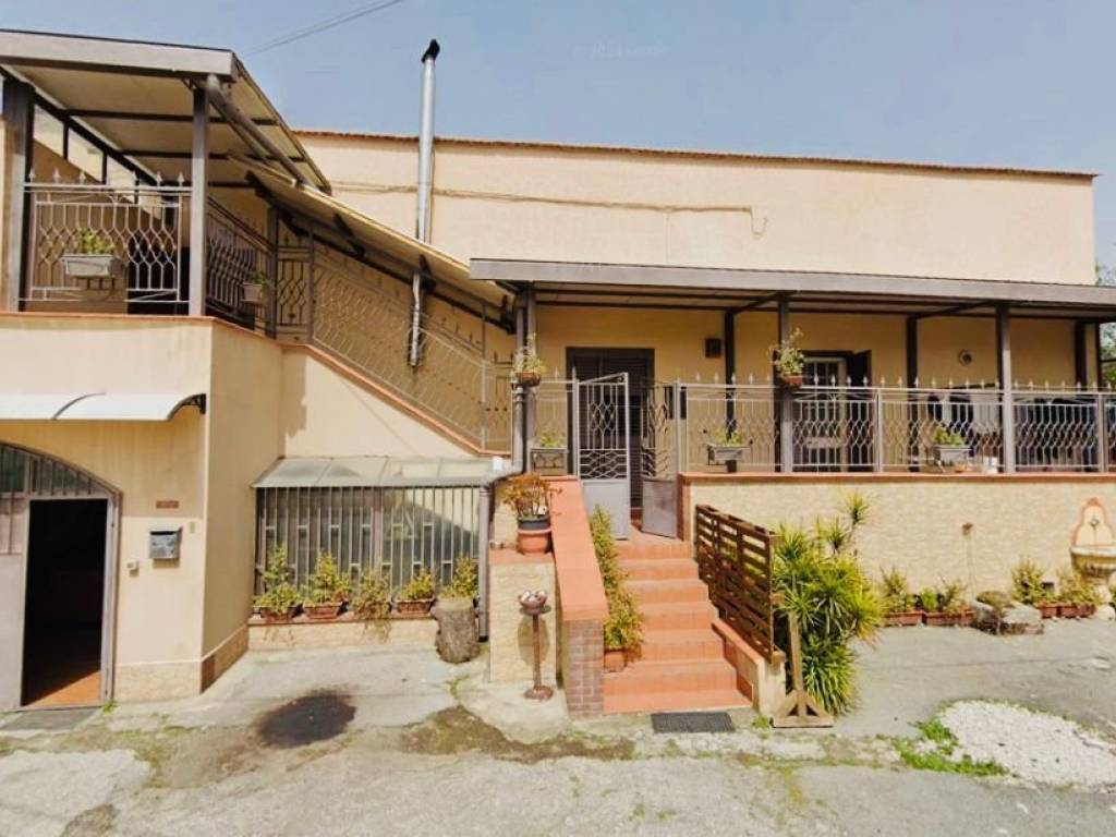 casa indipendente in vendita a Pompei