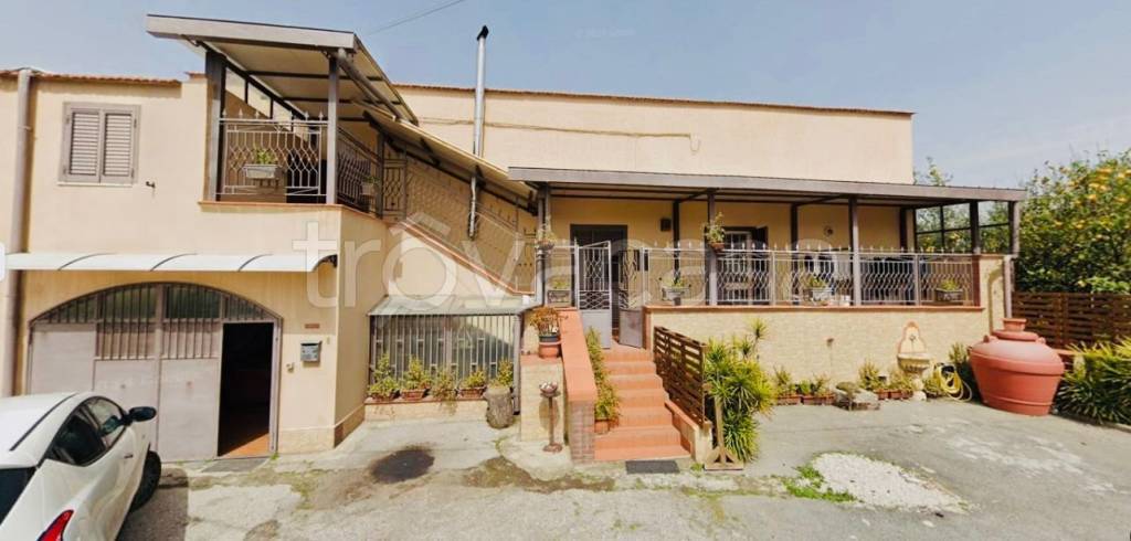 casa indipendente in vendita a Pompei