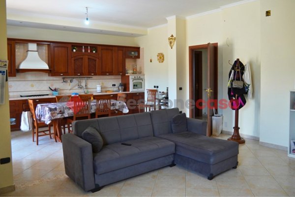 casa indipendente in vendita a Pompei