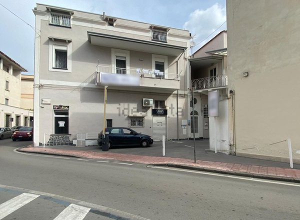 locale commerciale in vendita a Pompei