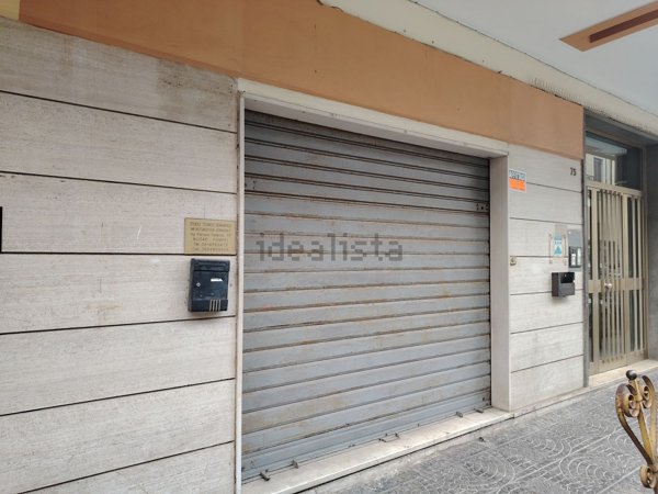 locale commerciale in vendita a Pompei