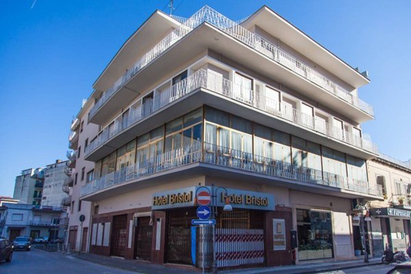 intera palazzina in vendita a Pompei