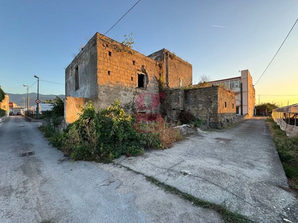 casa indipendente in vendita a Pompei in zona Calvanese