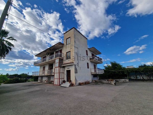 casa indipendente in vendita a Pompei in zona Chiesa della Giuliana