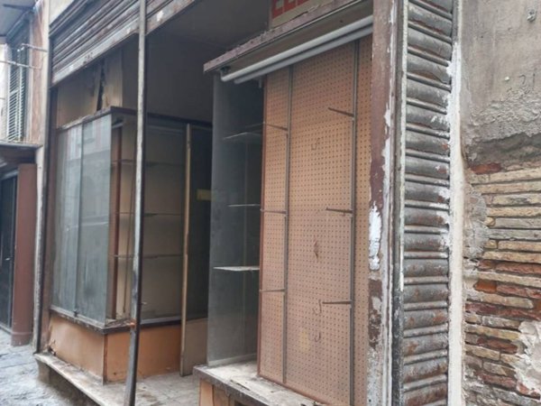 negozio in vendita a Portici
