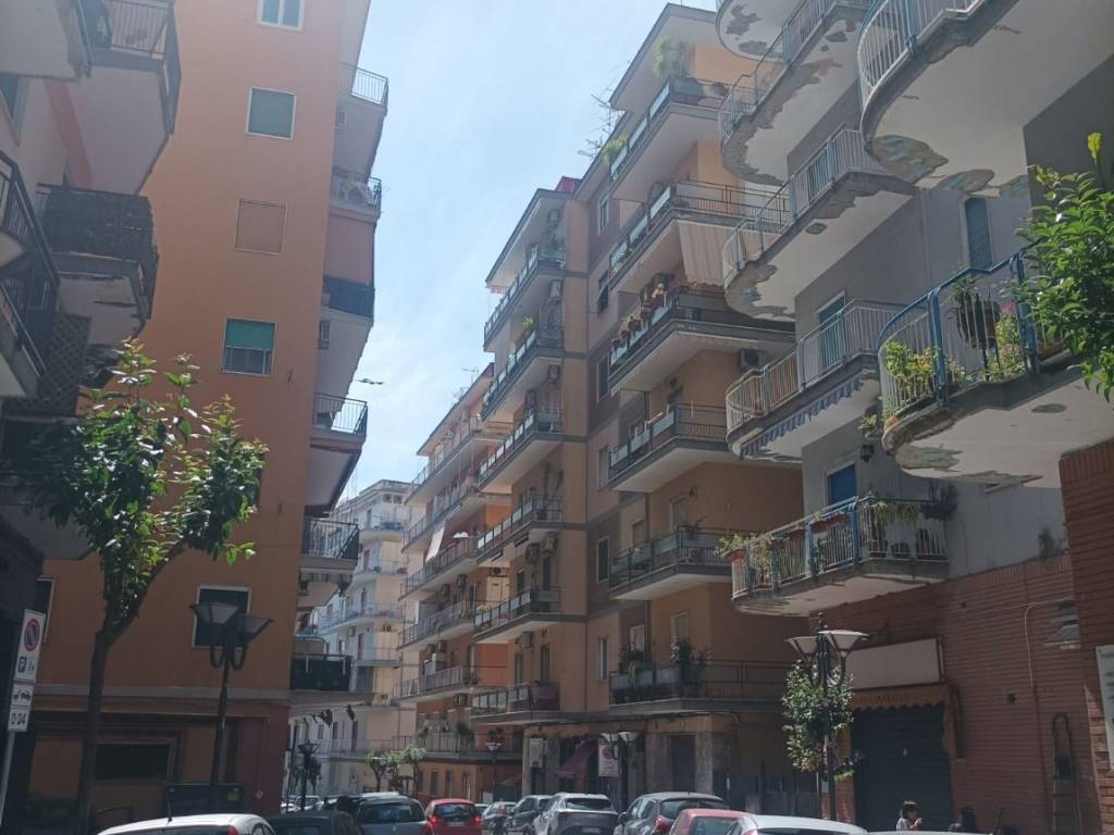 negozio in vendita a Portici