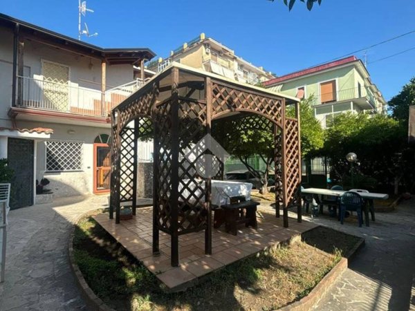 appartamento in vendita a Portici in zona Bellavista