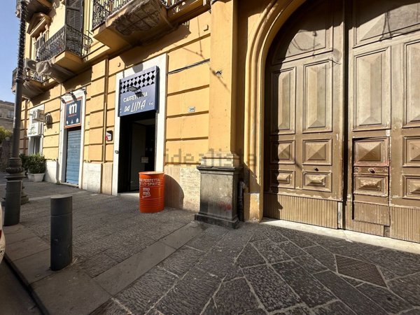 locale commerciale in vendita a Portici