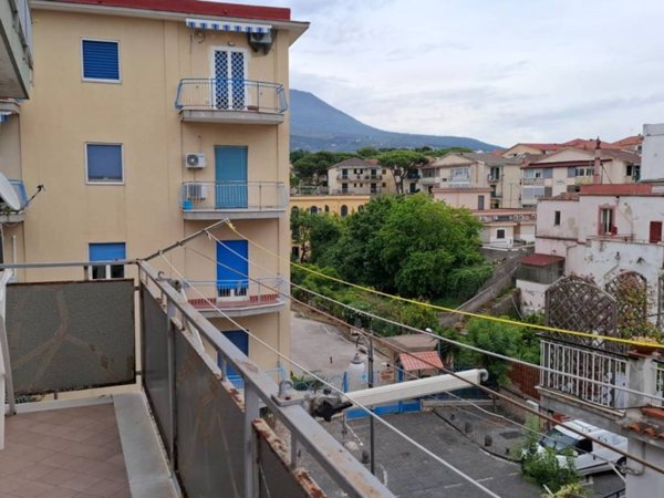 appartamento in vendita a Portici in zona Bellavista