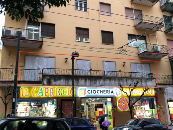 negozio in vendita a Portici in zona Libertà