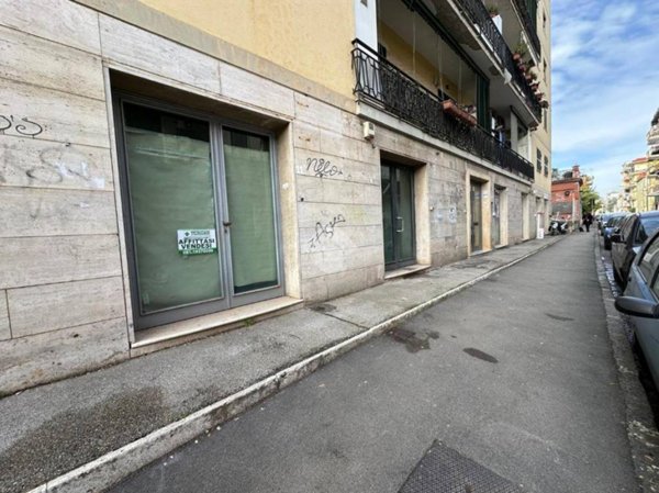 negozio in vendita a Portici