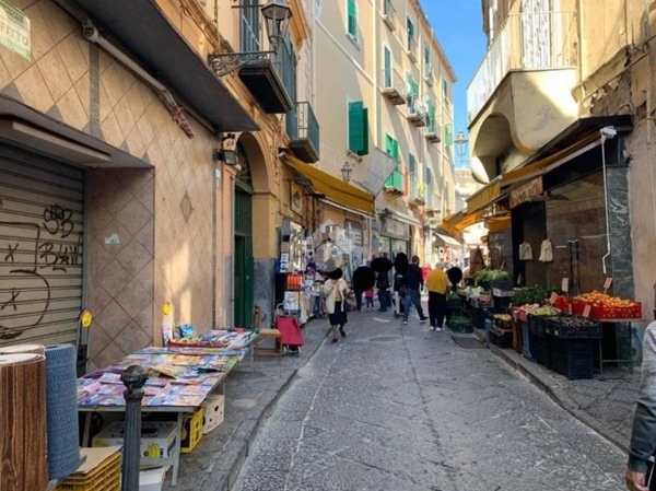 negozio in vendita a Portici