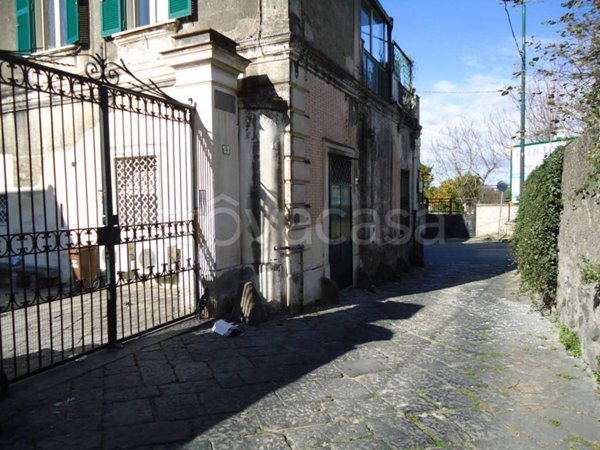 appartamento in vendita a Portici in zona Bellavista
