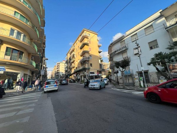 negozio in vendita a Portici