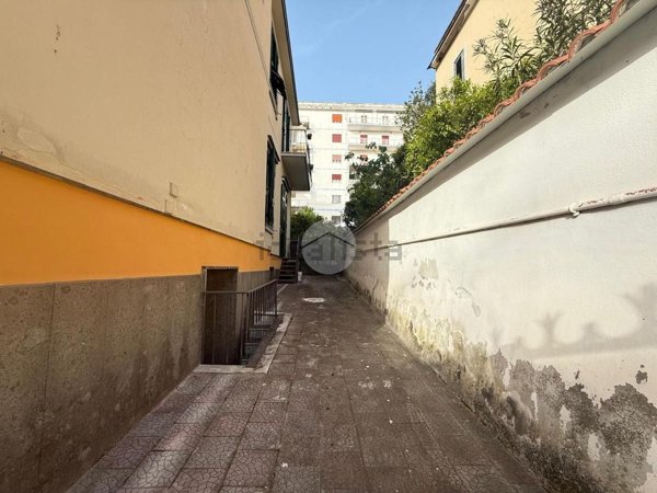 casa indipendente in vendita a Portici