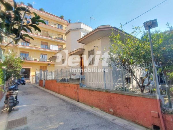 casa indipendente in vendita a Portici