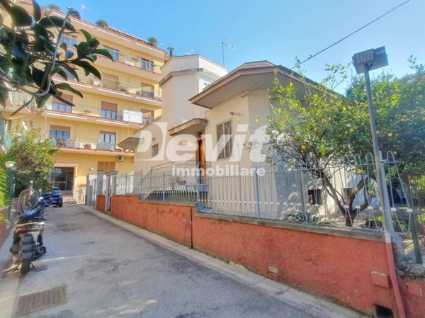 casa indipendente in vendita a Portici