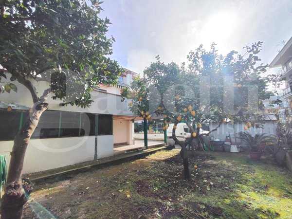 casa indipendente in vendita a Portici