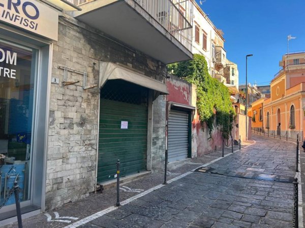 negozio in vendita a Portici