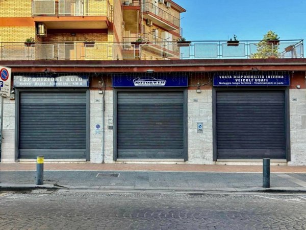 negozio in vendita a Portici