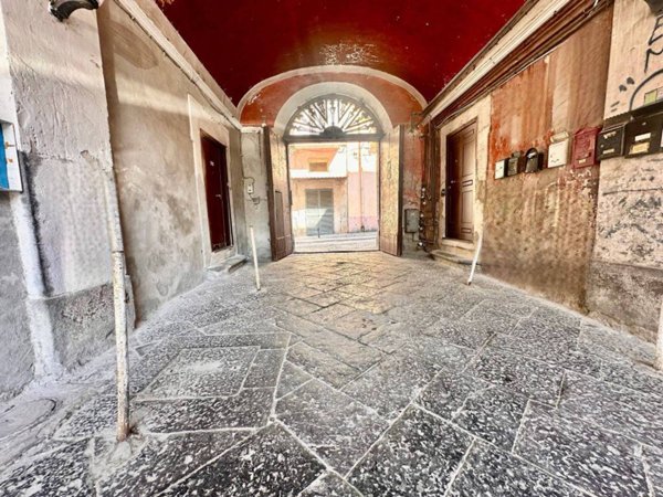 locale commerciale in vendita a Portici