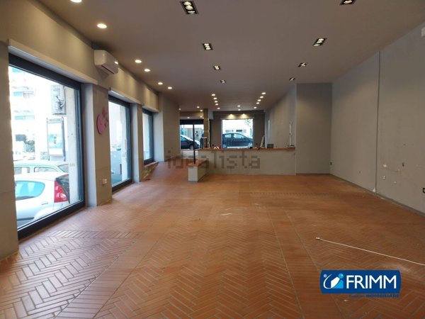 locale commerciale in vendita a Portici in zona Libertà