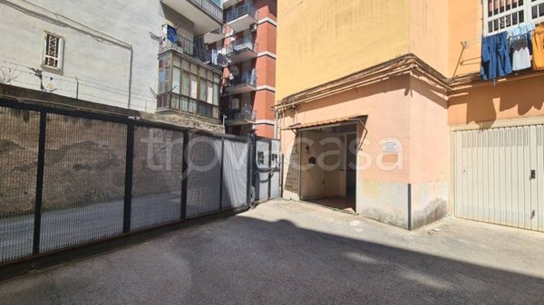 locale commerciale in vendita a Portici in zona Libertà
