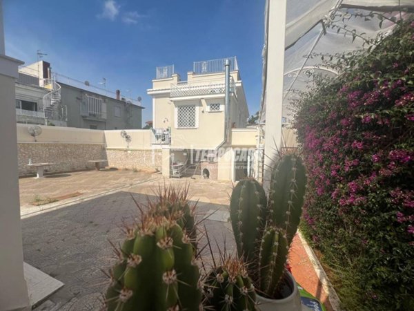 casa indipendente in vendita a Portici