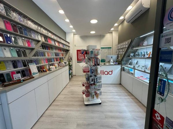 negozio in vendita a Portici